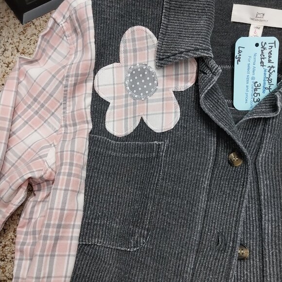 3653 Size Large Thread & Supply Upcycled Shacket in Grey and Pink. - Picture 3 of 7